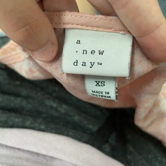 A New Day Snake Skin Tank Top - Picture 3 of 3